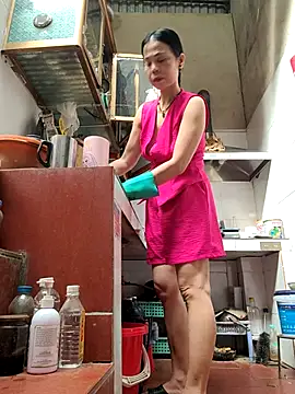 Snapshot of Tinease chatting on September 27, 1:54 am Tinease online show from September 27, 1:54 am