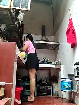 Snapshot of Tinease chatting on October 14, 1:17 am Tinease online show from October 14, 1:17 am