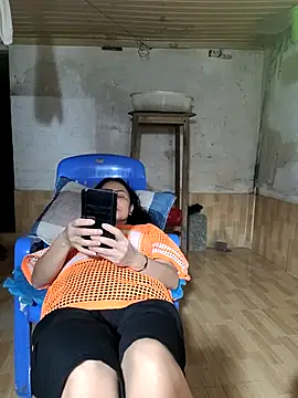 Snapshot of Tinease chatting on October 24, 3:19 pm Tinease online show from October 24, 3:19 pm