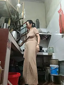 Snapshot of Tinease chatting on October 27, 10:14 pm Tinease online show from October 27, 10:14 pm