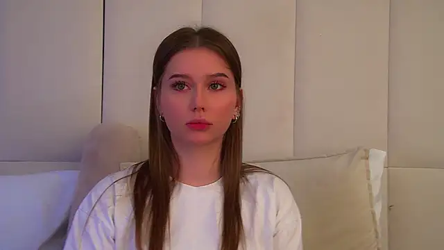 Snapshot of DianaVert chatting on June 25, 6:23 pm DianaVert online show from June 25, 6:23 pm