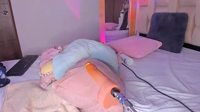 Snapshot of brendaruiz chatting on January 29, 2:10 pm brendaruiz online show from January 29, 2:10 pm