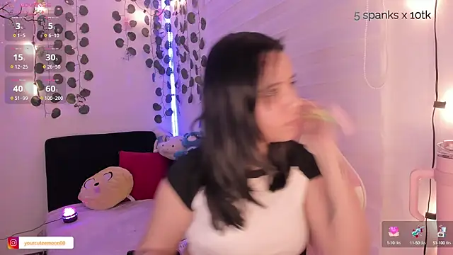 moonliiiight1 online show from January 2, 11:27 pm