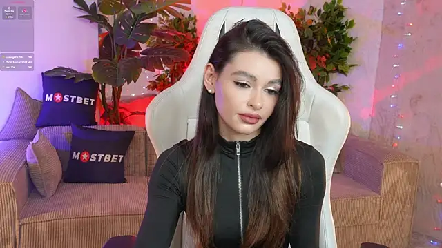 Gabriella054 online show from December 5, 8:00 am