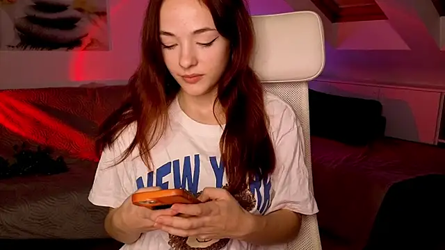 MiaRouge online show from October 21, 5:02 pm