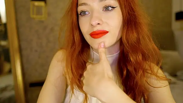 Snapshot of MiaRouge chatting on May 15, 11:01 pm MiaRouge online show from May 15, 11:01 pm