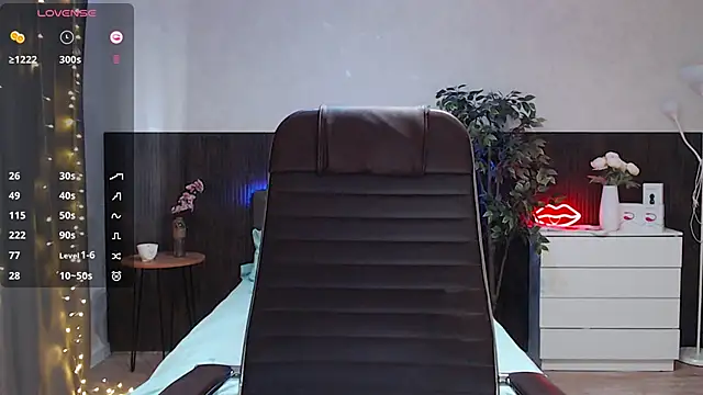 Snapshot of Cutie_Annie chatting on March 5, 1:52 am Cutie Annie online show from March 5, 1:52 am