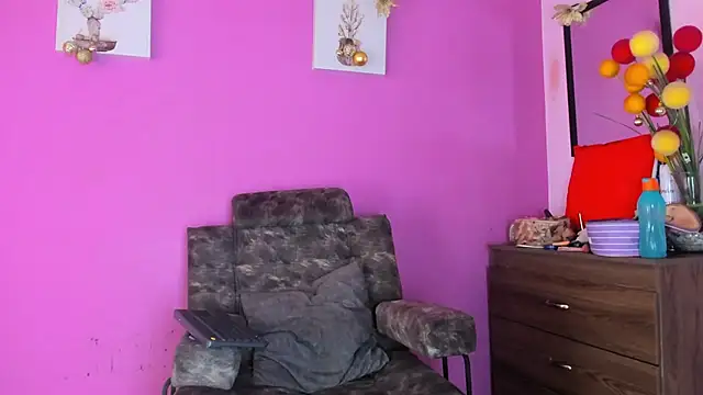 Snapshot of jade_brunnette chatting on January 7, 8:10 pm jade brunnette online show from January 7, 8:10 pm