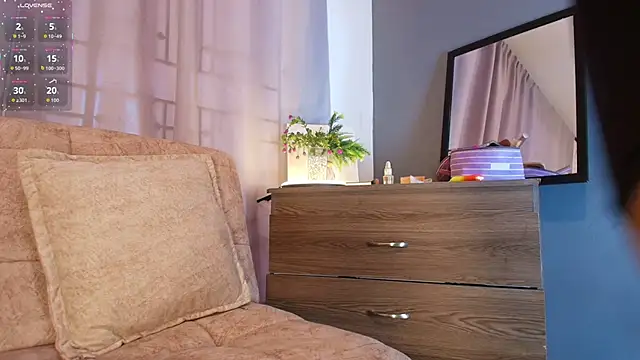 jade brunnette online show from December 1, 8:03 pm