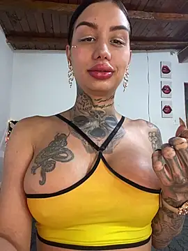 Snapshot of Zaratattoox chatting on March 19, 7:01 am Zaratattoox online show from March 19, 7:01 am