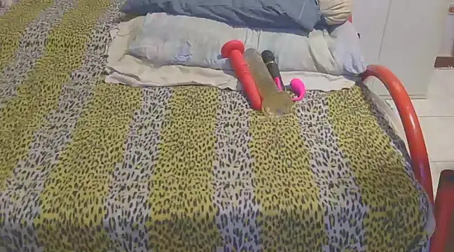 couplemilf2 online show from December 1, 4:29 pm