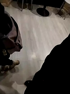 couplemilf2 online show from December 1, 8:31 pm