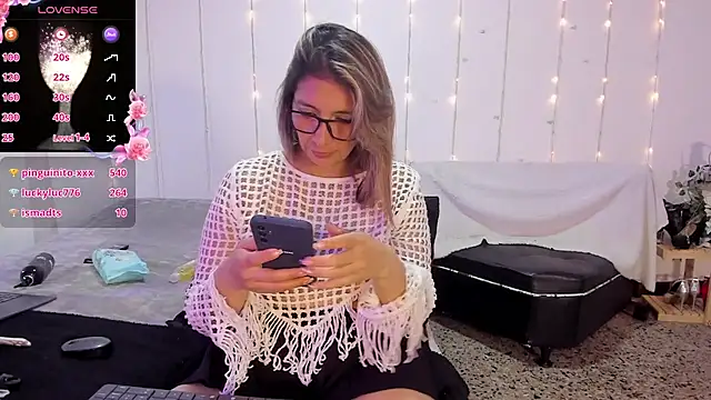 MichelleManson online show from January 6, 8:46 am