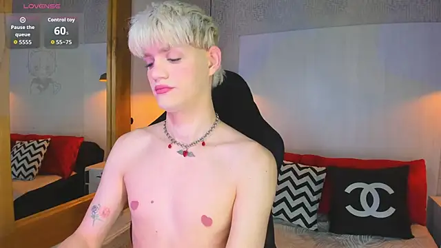 VladHellsing4 online show from February 13, 1:51 pm