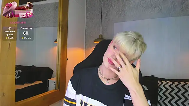 VladHellsing4 online show from February 19, 1:51 pm