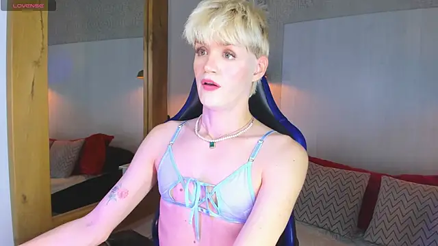 VladHellsing4 online show from May 11, 2:23 pm