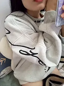 Snapshot of Lovely_kute chatting on January 19, 2:49 pm Lovely kute online show from January 19, 2:49 pm