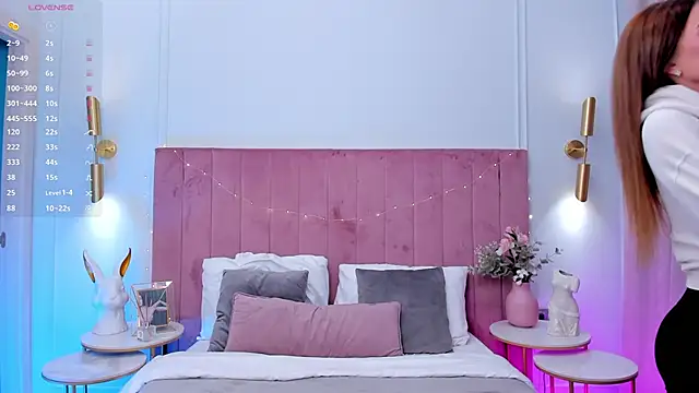 MilaVoxx online show from March 21, 5:32 am