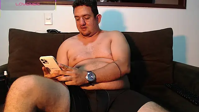 Snapshot of arthur_94 chatting on February 19, 12:46 am arthur 94 online show from February 19, 12:46 am