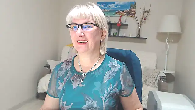 Snapshot of FleurMays chatting on December 4, 12:03 pm FleurMays online show from December 4, 12:03 pm