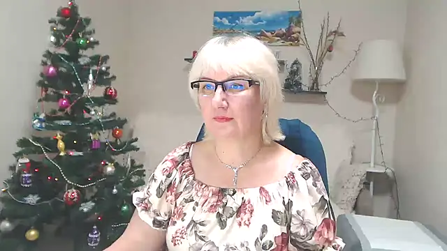 Snapshot of FleurMays chatting on December 22, 9:11 am FleurMays online show from December 22, 9:11 am
