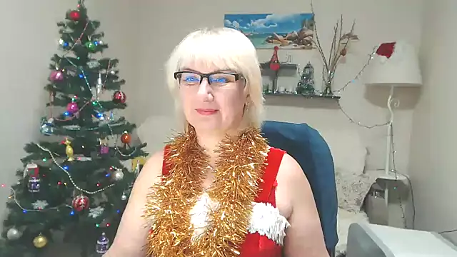 Snapshot of FleurMays chatting on December 25, 11:43 am FleurMays online show from December 25, 11:43 am