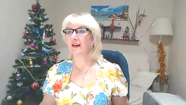 Snapshot of FleurMays chatting on January 11, 11:12 am FleurMays online show from January 11, 11:12 am