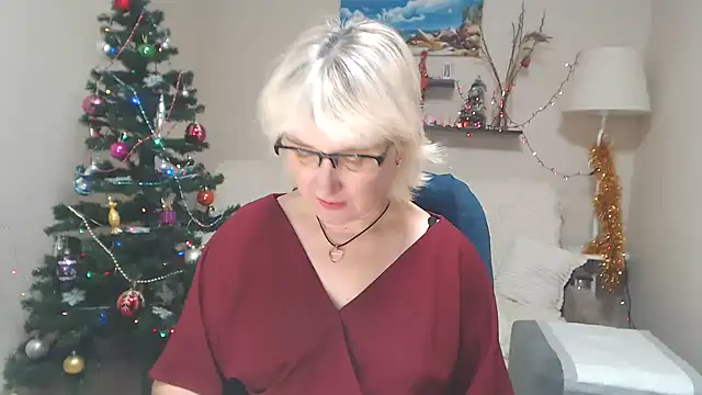 Snapshot of FleurMays chatting on January 14, 8:31 am FleurMays online show from January 14, 8:31 am