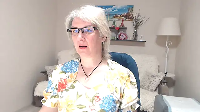 FleurMays online show from May 5, 5:26 am