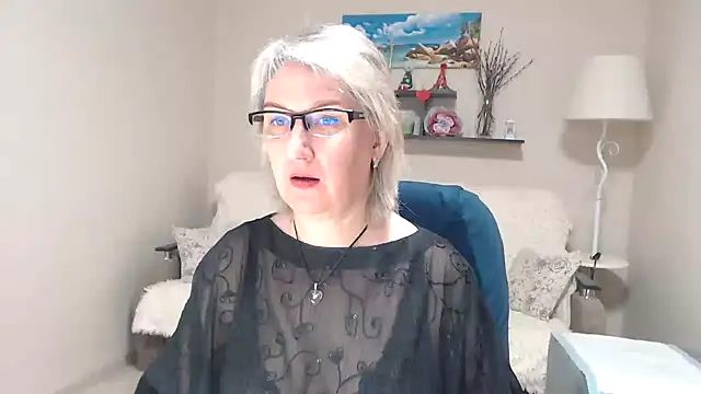 FleurMays online show from May 13, 5:49 am