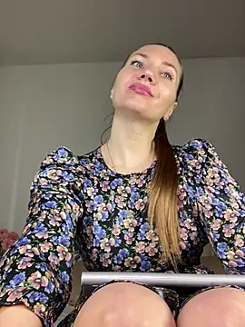 Snapshot of Goddess_Squirt_ chatting on May 19, 2:40 am Goddess Squirt online show from May 19, 2:40 am