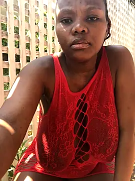 Snapshot of SexyAngeliqua chatting on October 14, 7:42 am SexyAngeliqua online show from October 14, 7:42 am