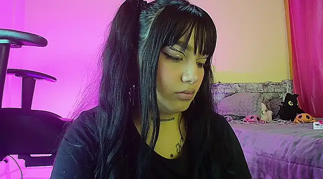 pocahonta89 online show from March 4, 9:00 pm