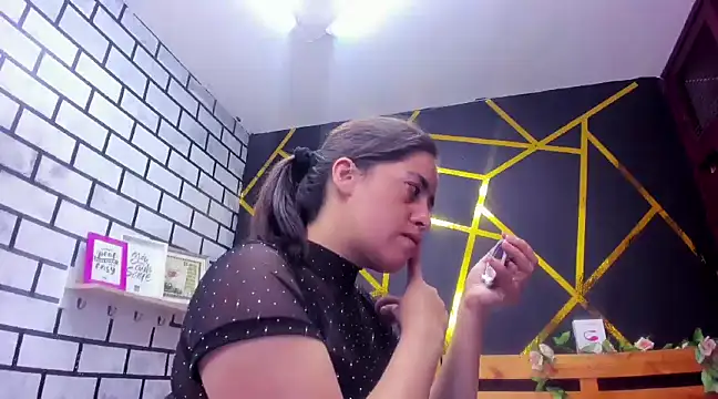 Snapshot of kathina_giraldo chatting on December 24, 2:01 pm kathina giraldo online show from December 24, 2:01 pm