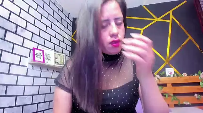 Snapshot of kathina_giraldo chatting on December 24, 5:02 pm kathina giraldo online show from December 24, 5:02 pm
