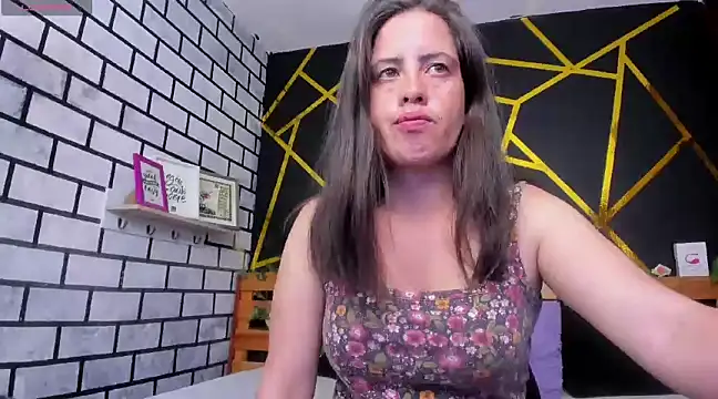 Snapshot of kathina_giraldo chatting on January 15, 6:40 pm kathina giraldo online show from January 15, 6:40 pm