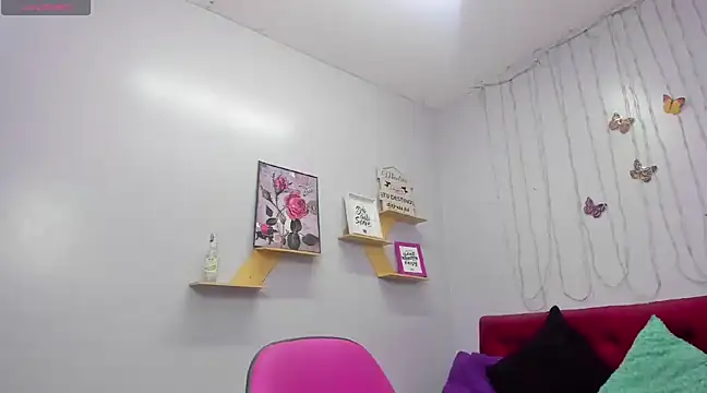 Snapshot of kathina_giraldo chatting on January 17, 12:52 pm kathina giraldo online show from January 17, 12:52 pm