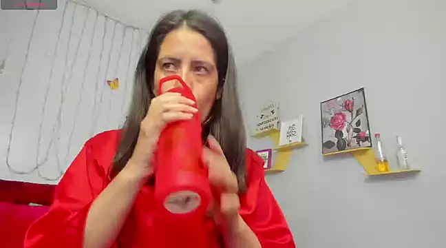 Snapshot of kathina_giraldo chatting on February 1, 3:39 pm kathina giraldo online show from February 1, 3:39 pm