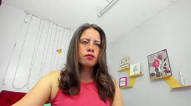 Snapshot of kathina_giraldo chatting on March 1, 12:45 pm kathina giraldo online show from March 1, 12:45 pm