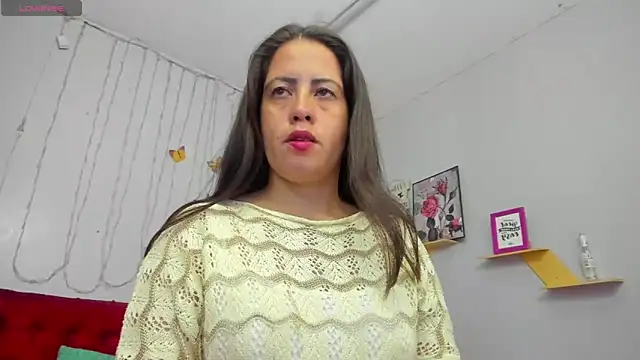 Snapshot of kathina_giraldo chatting on March 6, 12:41 pm kathina giraldo online show from March 6, 12:41 pm