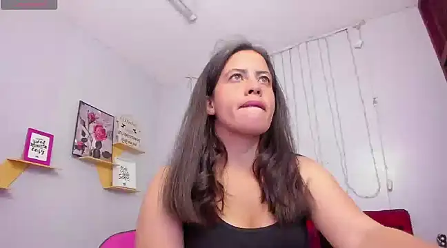 Snapshot of kathina_giraldo chatting on March 19, 6:55 pm kathina giraldo online show from March 19, 6:55 pm