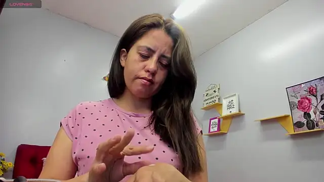 Snapshot of kathina_giraldo chatting on October 3, 12:35 pm kathina giraldo online show from October 3, 12:35 pm