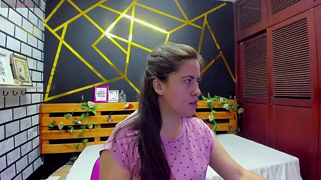 Snapshot of kathina_giraldo chatting on October 22, 1:00 pm kathina giraldo online show from October 22, 1:00 pm