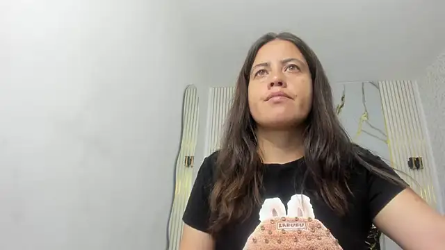 Snapshot of kathina_giraldo chatting on March 28, 12:38 pm kathina giraldo online show from March 28, 12:38 pm