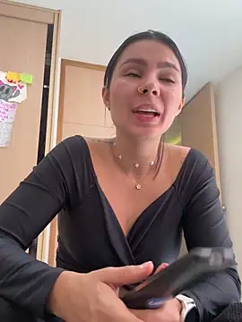 SofiaG  online show from December 1, 4:40 pm