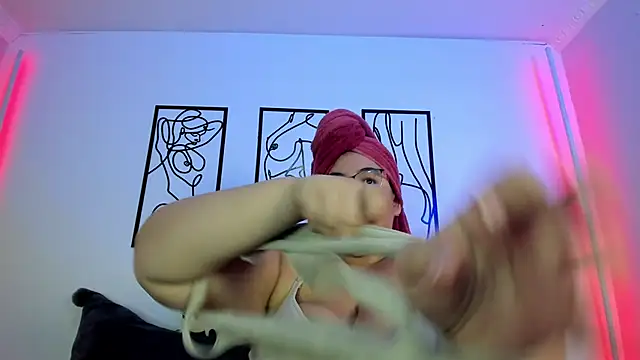 RubyPirsso18 online show from March 20, 7:04 pm