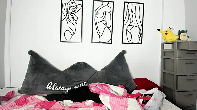 RubyPirsso18 online show from May 5, 7:33 pm