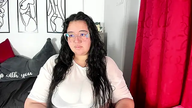 RubyPirsso18 online show from May 12, 8:39 pm