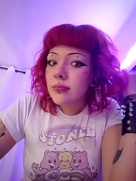 Snapshot of Sarah-Stoner chatting on June 20, 12:25 am Sarah-Stoner online show from June 20, 12:25 am
