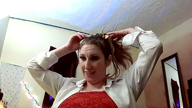 Snapshot of lilyhornyhousewife chatting on December 14, 1:16 pm lilyhornyhousewife online show from December 14, 1:16 pm